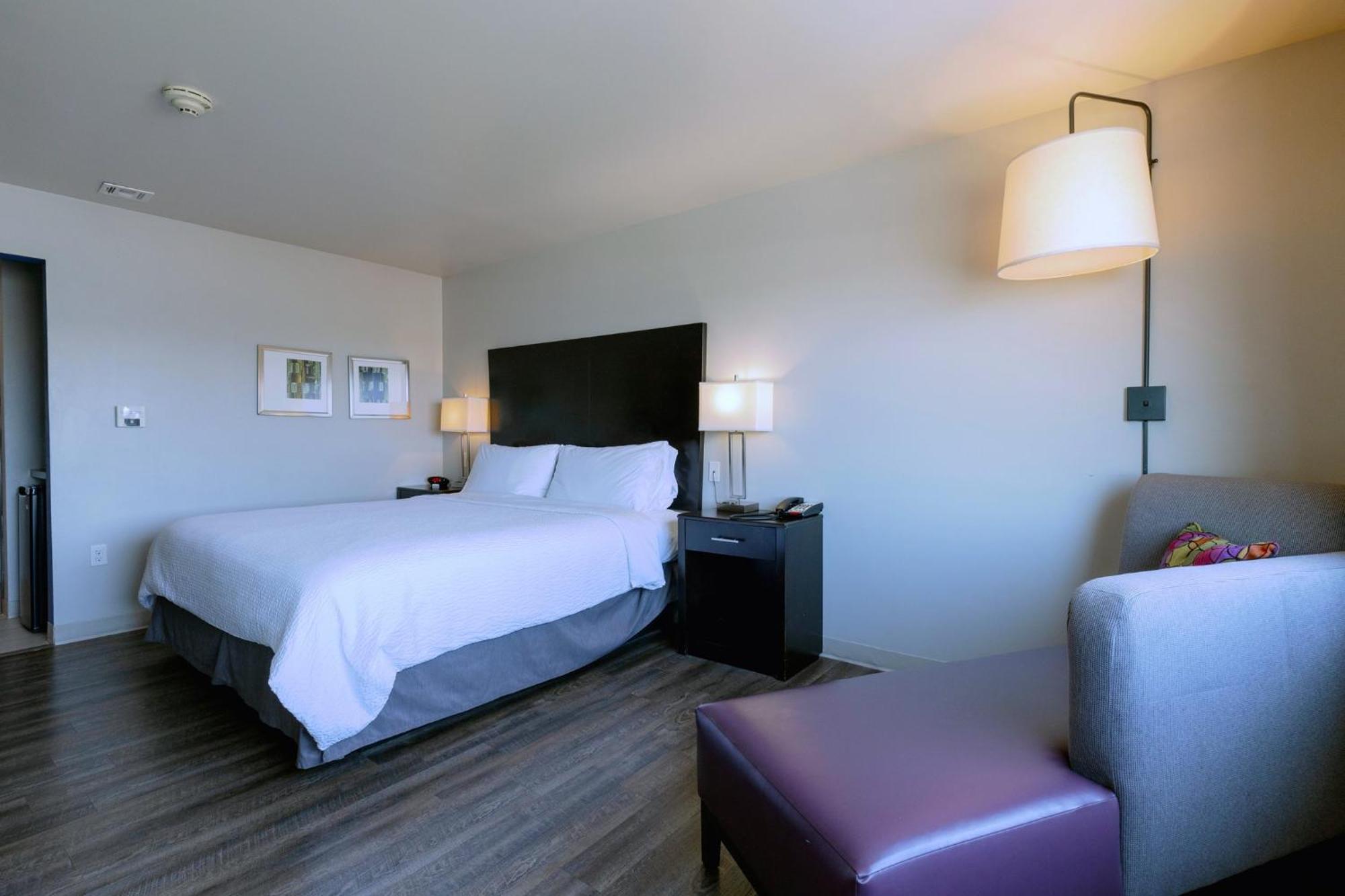 Holiday Inn Express And Suites Tahlequah By Ihg Bagian luar foto
