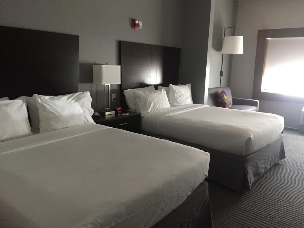 Holiday Inn Express And Suites Tahlequah By Ihg Bagian luar foto